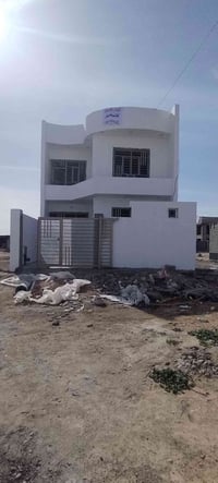 السلام  عليكم بيت للبيع مساحة 150 متر النزال 20 يحتوي على 4 غرف نوم صا...