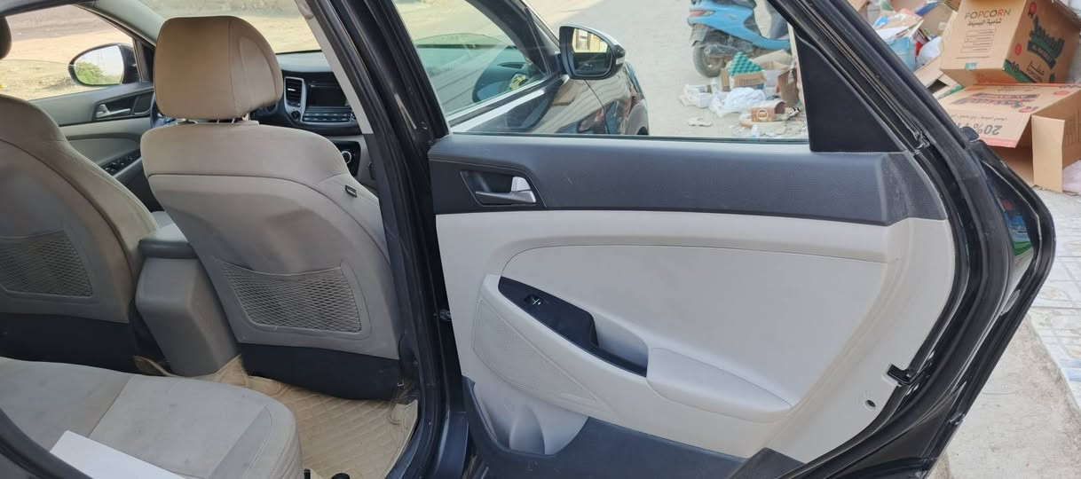 توسان ٢٠١٦ فول مواصفات عده الفتحه رقم بغداد بأسمنه بيها باب وجاملغ محرك ١٦٠٠ تيربوو للبيع السعر ١٢٠ وبيها مجال اتصل ع رقم ***********
