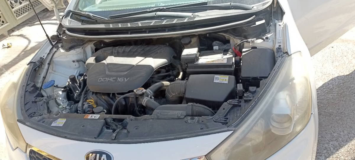 السلام عليكم كيا سيراتو موديل 16 باسمي بيها صبغ شامله خلفي اثر شخط بدون بارد بدون معجن عنوان بغداد بياع ***********
