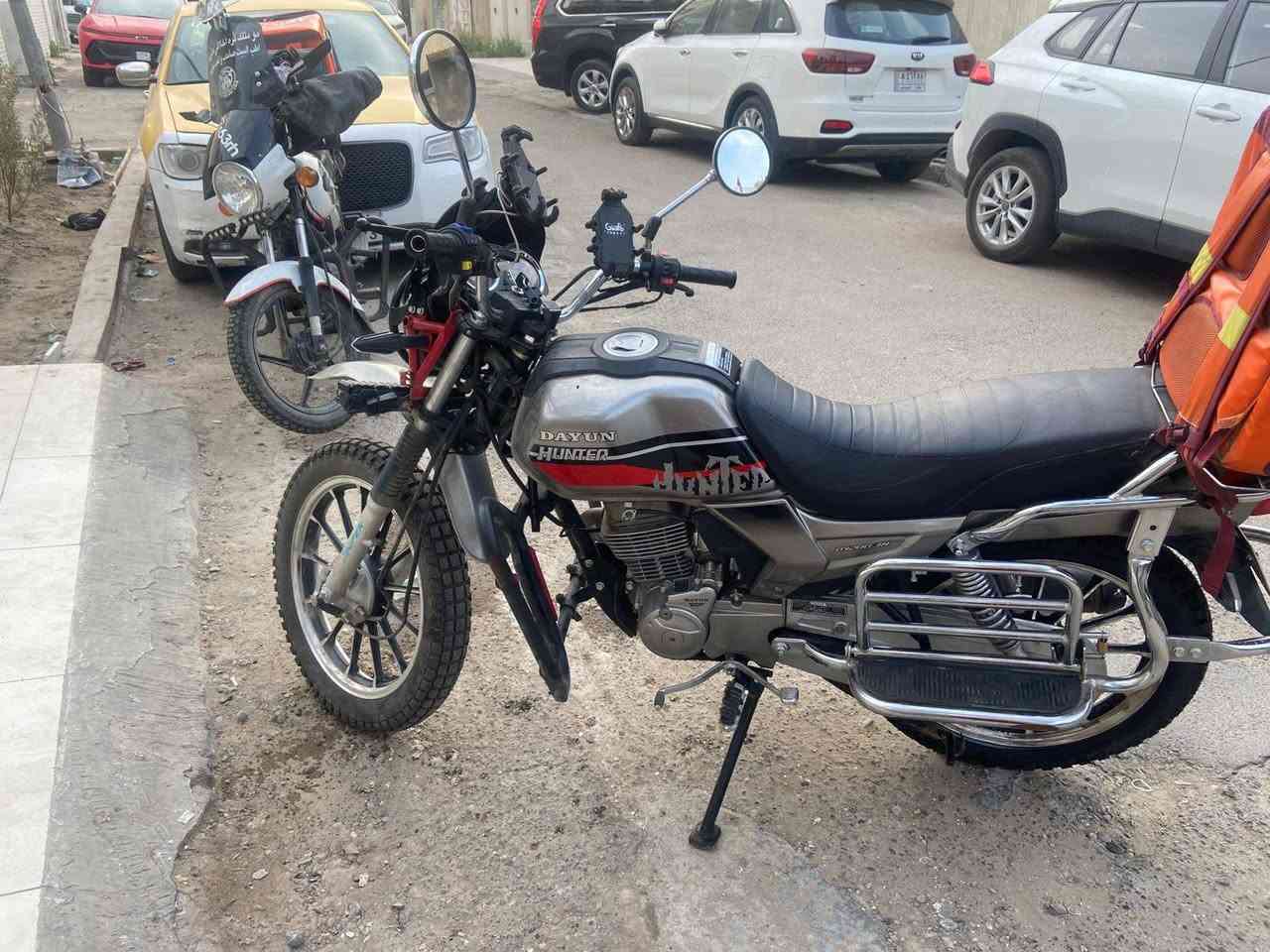 سلام عليكم دراجه ديوان هاندر مرقم أربيل هزه جديده موديل 2025 وبعده جديده شهر 12 اشتريته ماشيه 5000
دراجه حلوه ومرتبه والياخذه بل عافيه علية السعر  مليونين و750 وبيه مجال حك الجيه تجي تفحص مكانه بغداد الكاظميه
التواصل..
***********
