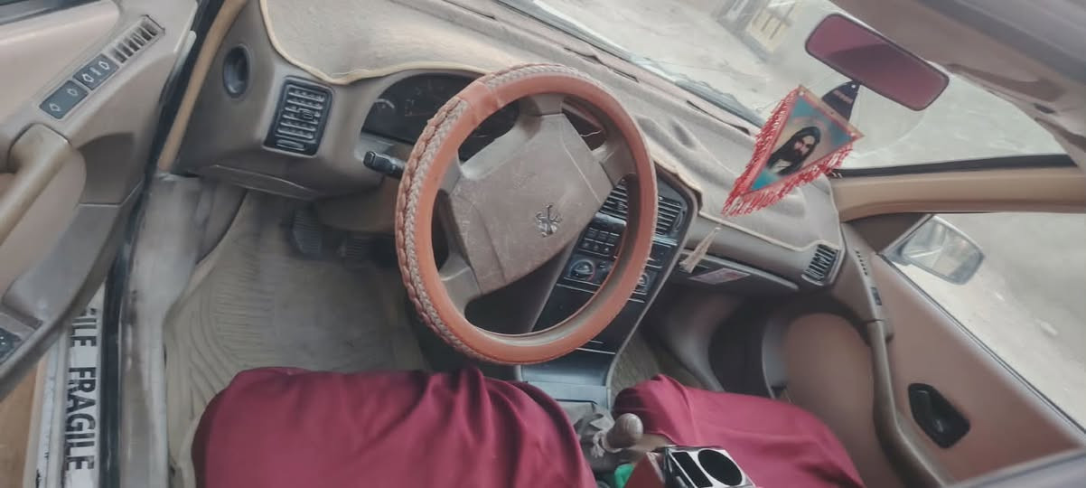 سلام عليكم بيجو 405 موديل 2009
السعر 28بيه مجال  
***********بي واتساب
