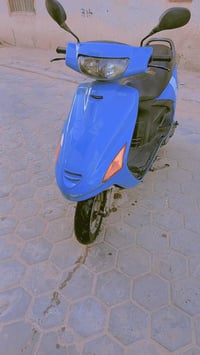 دراجه فراشة حاويه مامفتوحه كلشي شغال بيه السعر 425 07810542437