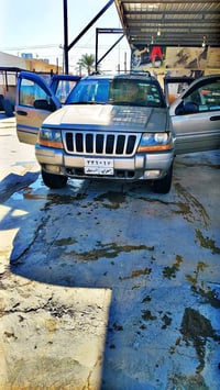 جراند شيروكي • اوتوماتيك • ٦ سلندر ٤٠٠٠