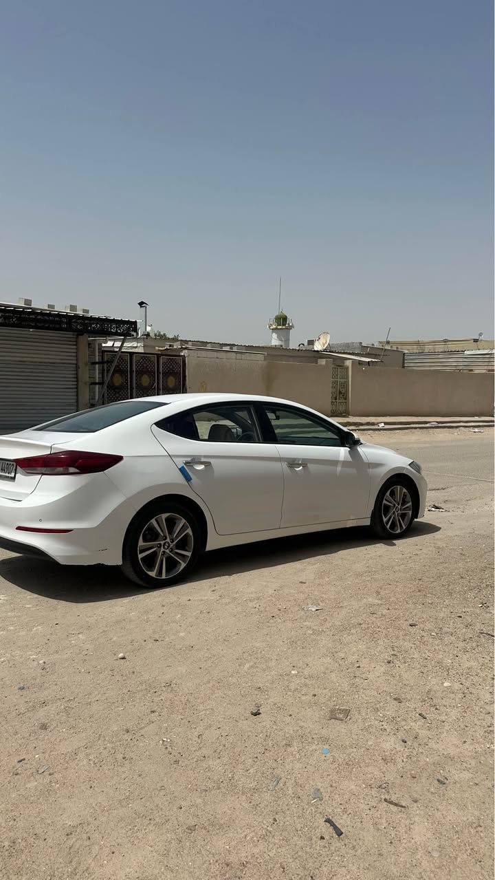 هونداي النترا سوبر موديل 2018 خليجي  رقم بغداد الدولي الجديد باسمي شرط التحويل سنويه الحد الـ29 السياره بيها جاملغ خلفي صفحه العبري وباب ومذكور كلشي بالسونار بالنسبه للسوبر معروفه مواصفاته مكينه 2000 دوش السياره جاهزه من كلشي ماشيه 100 الف ع ايدي مكان السياره البصره الزبير اللي عاجبته وشراي يتواصل وياي ع هذا الرقم *********** 
وهذا متواجد بي الواتساب *********** سعر السياره 140 وبي مجال قليل وعذرا ع الاطاله الزبير, البصرة

