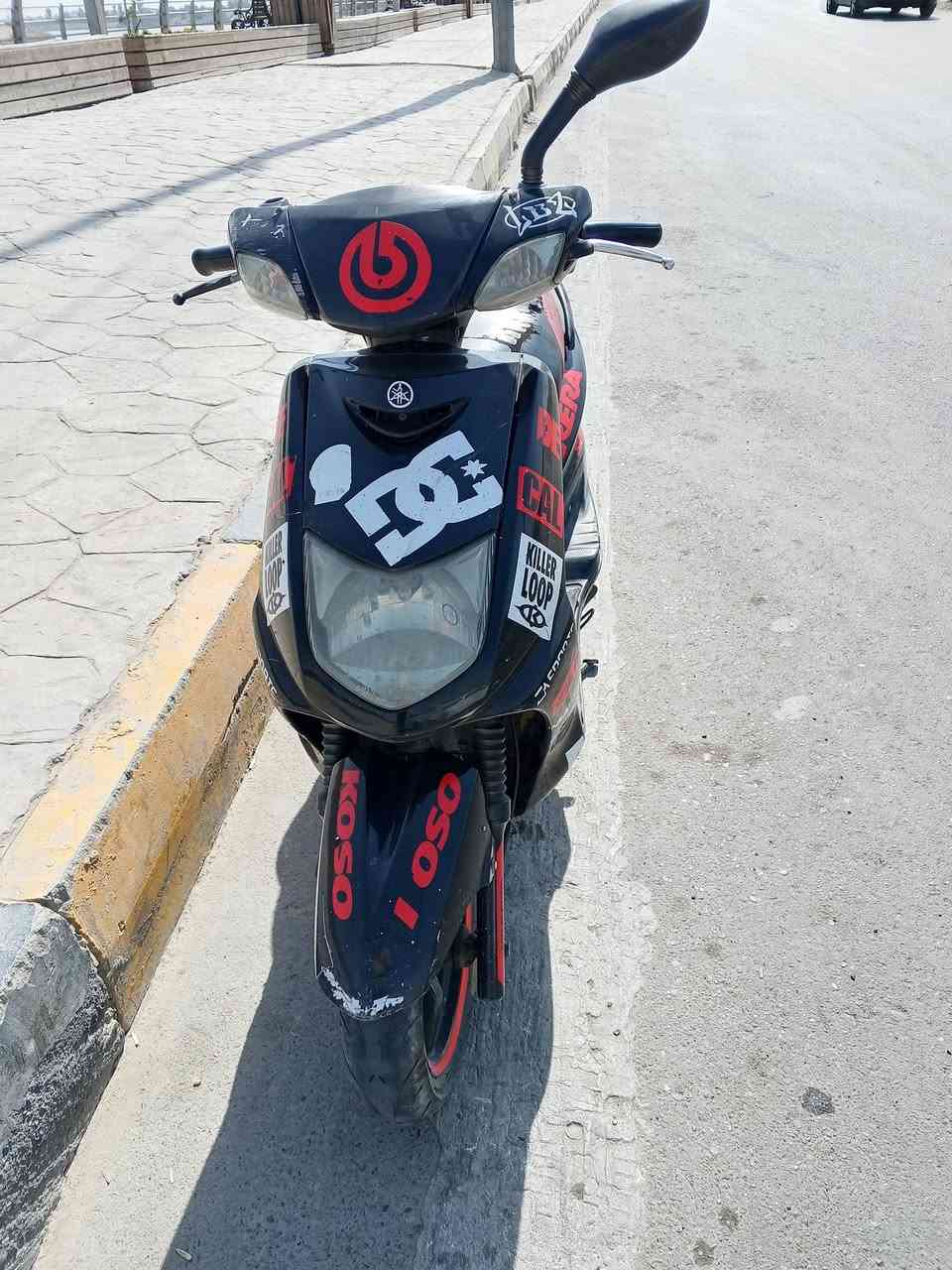 السلام عليكم 
سكنس نثية مثل ما موضح بالصور تحويل ثاني يوم دراجة خير من الله نكرة كل وقت كهربائياتها طوافتها الهندر كلشي شغال بيها مكينة مجفتة اخت الجديدة وابيعلك زوج ارقام السعر 1200$ بيها مجال قليل كلش للتواصل خاص او على الرقم ***********
