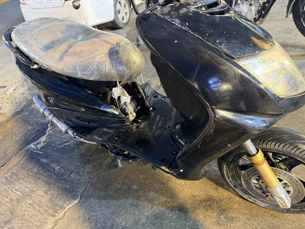 السلام عليكم اخواني الأعزاء سكنس نثيه 140 للبيع الدراجه بيه سلف رياضي ودبلات امامي رياضي ودبلات خلفي رياضي وصالنصه ستيل ام الكاتم و قبضه سكليتر رياضي و بنز بريك رياضي وياله وتايرات كلش نضيفه الدراجه متروكه صارله شهرين اجيت اشغله متشتغل ابيعه كوم حديد 
السعر ٣٠٠ وبيه مجال
الرقم للاستفسار ***********
العنوان بغداد السيديه
