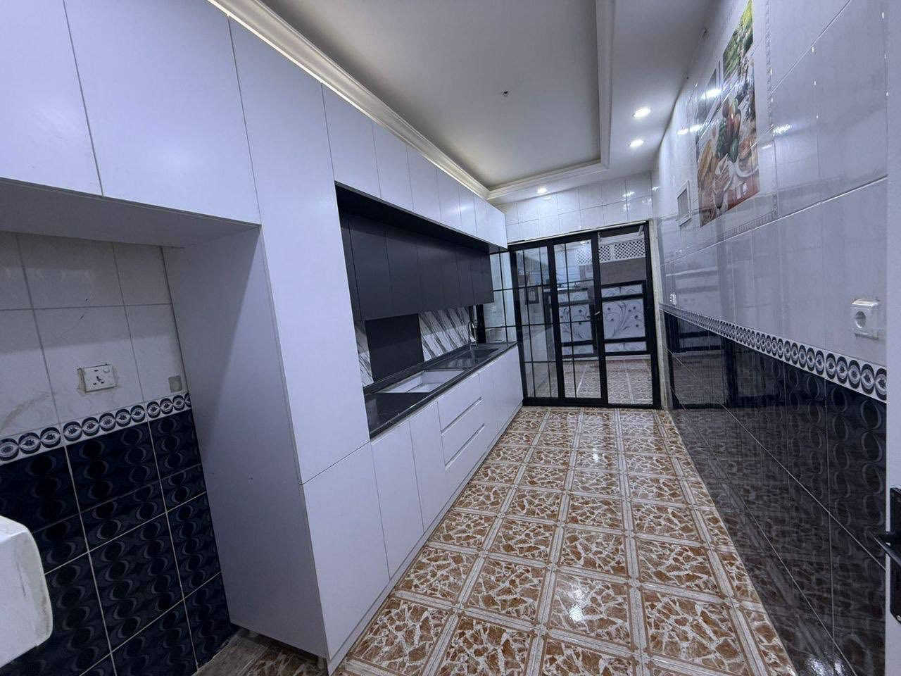 سند طابو يتسجل بإسم اي عراقي
أربيل-بيت للبيع 5حساروك قرب شارع120M
➖مساحة 125M طابقين 
يتكون⤵️
➖4غرف نوم 
➖استقبال
➖صاله
➖مطبخ
➖مجموعه صحيات
➖كراج

☎️📞 للاستفسار والتواصل:- ***********_*********** كود8
