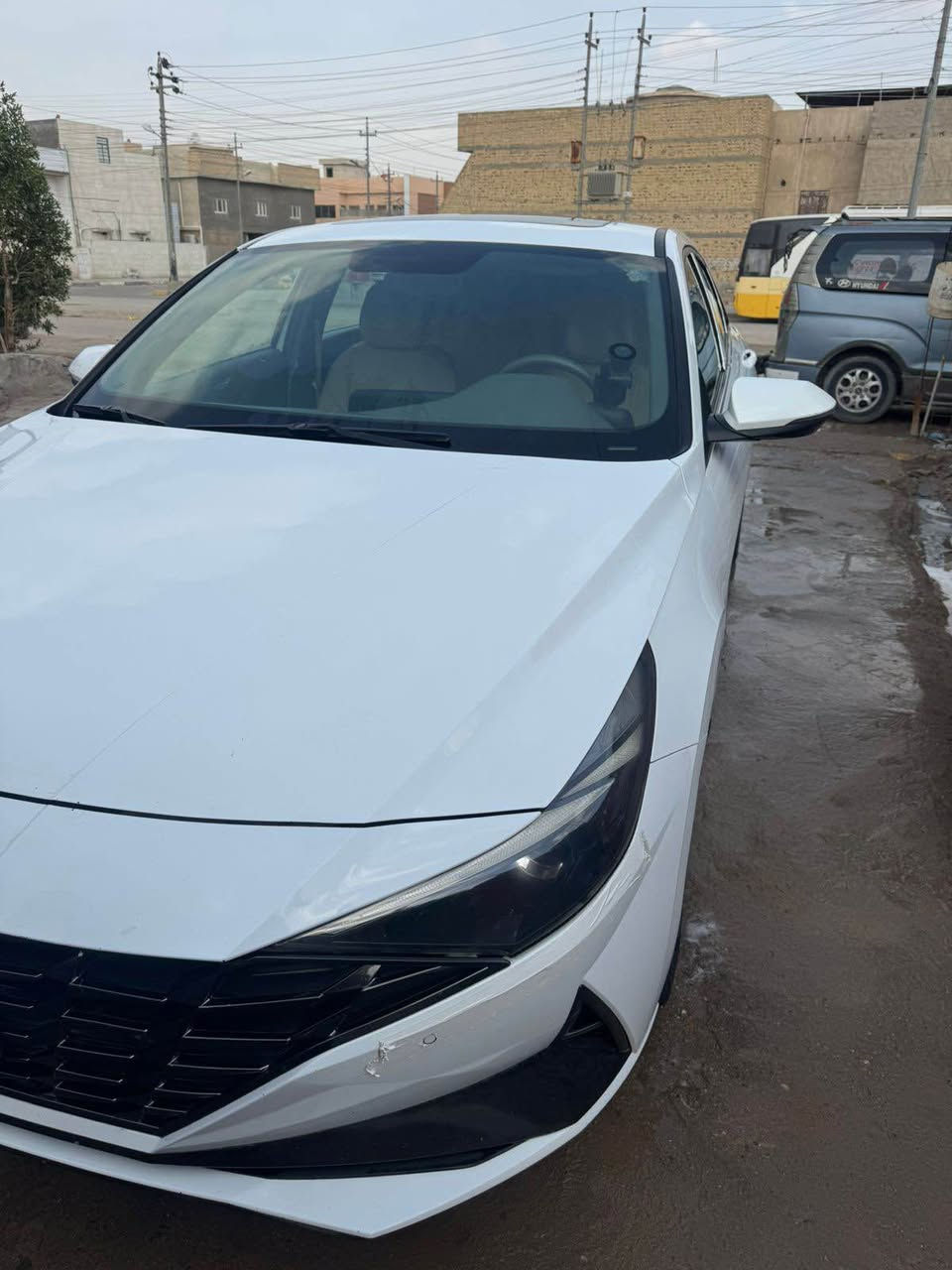 السلام عليكم 
النترا خليجي مديل 2023 اقصاد نضام كفيل نفس البيت الكفيل ماشيه 118 السياره مكفوله من الصبغ والضربه والبارد المكينه 1600 السياره جاهزه مابيهه نقص مكفوله مكينه كير حداده تخم تاير جاهزه السياره فول مواصفات فتحه بصمه والموصفات المعروفه مال النترا..
السعر :155 وبيها مجال قليل.
العنوان : بصره دور النفط..
رقم الهاتف : ‭..0771 673 6201‬ البصرة, العراق
