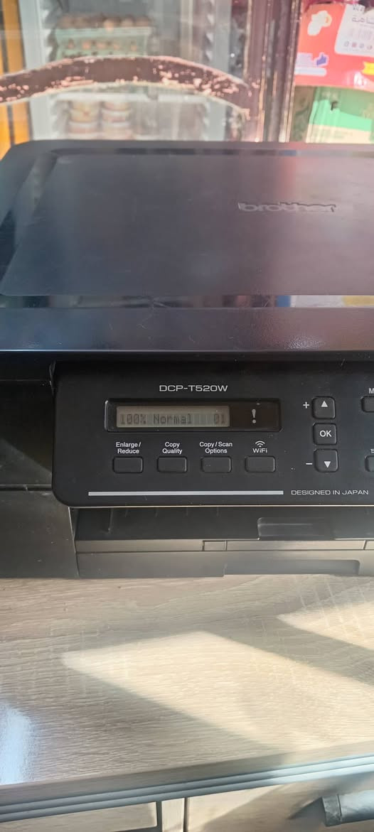 سلام عليكم طابعه براذر ٥٢٠  لبيع بس اللون الحمر يطلع مقطع يعني برنامج يرجع مااعرفلها    ١٥٠  مكان العبيدي رقمي ***********
