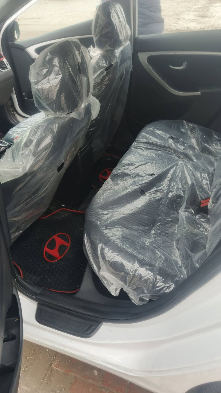 السلام عليكم اخوان النترا موديل 2014 السياره بيها اربع قطع صبغ بدون حادث جير ومكينه كفاله تبريد وحداديه فول السعر مالتها ب 87 وبيها مجال***********
