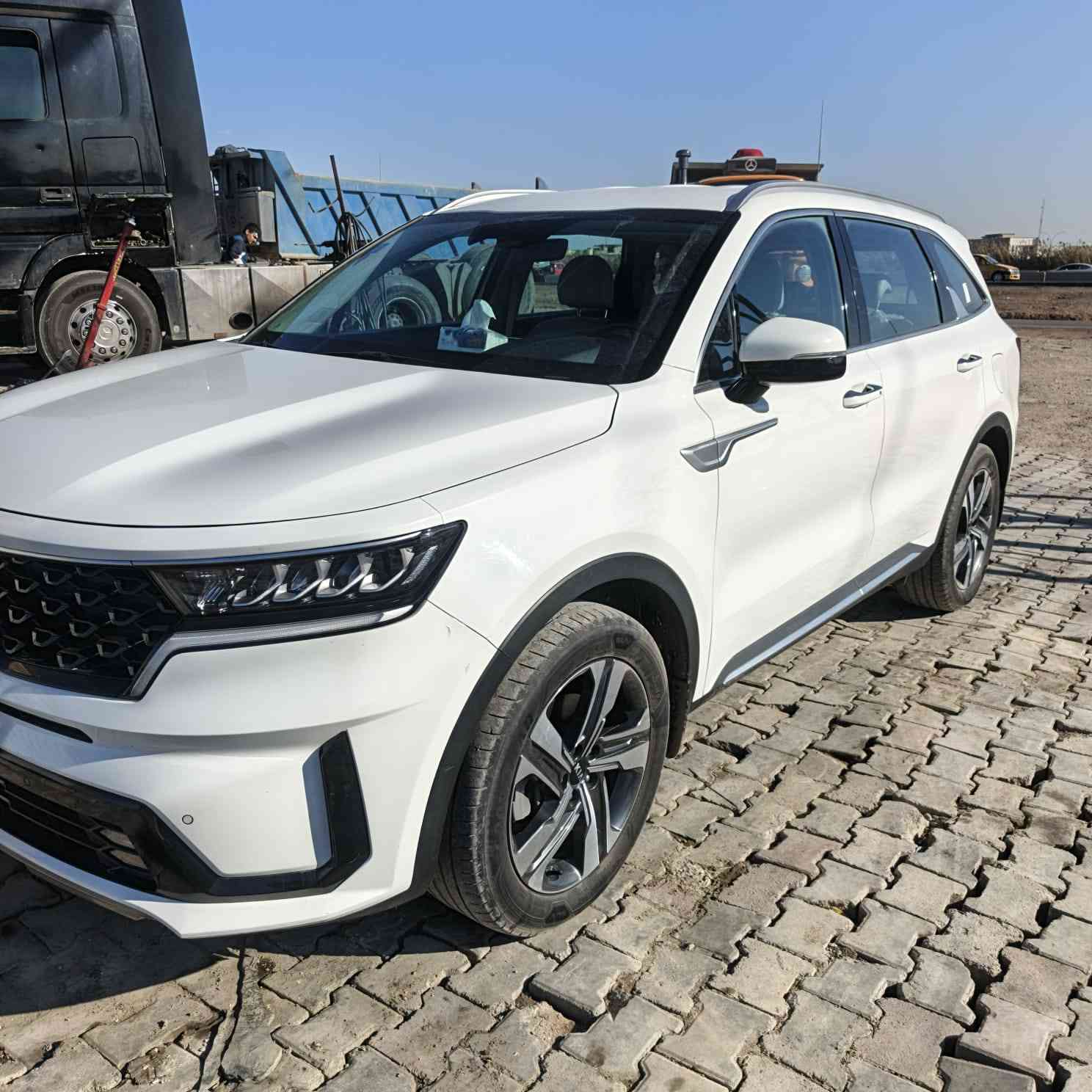 سورنتو للبيع موديل ٢٠٢١
السيارة خليجي بدون ضرر
رقم بغداد السيارة خير من الله 
٦ سلندر 
كشنات كهرباء 
جنطة كهرباء 
اطارات مال الشركة 
ماشية ٥٠ 
والسونار موجود مع الصور
مكاني بغداد
اني مكلف بالنشر 
للاستفسار 
‏‪***********‬‏
‏‪***********‬‏
