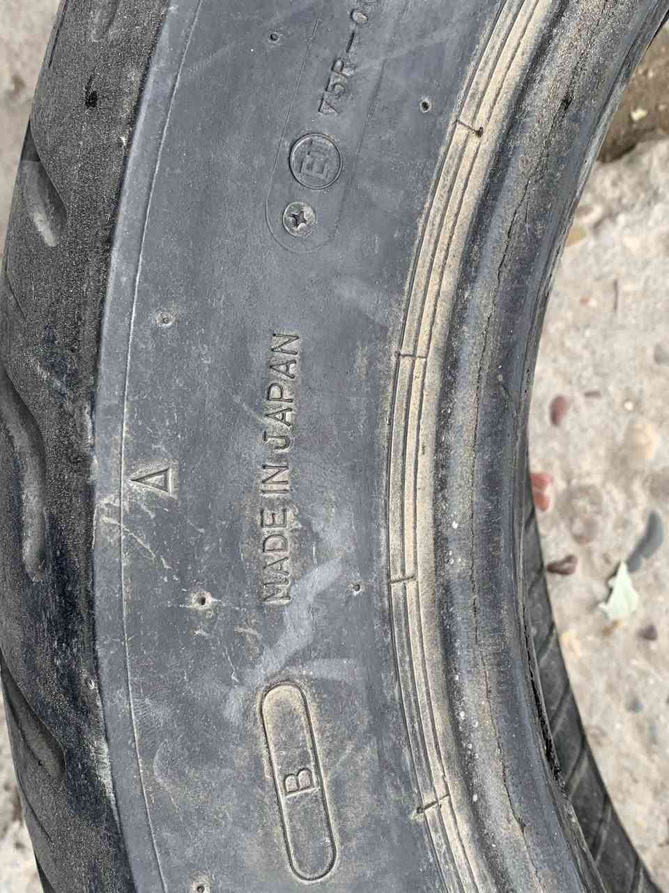 غراض هارلي للبيع
كل الغراض جوة السوك 
التاير خلفي ستد وشادو ب35
تاير امامي ب 10 
لايت ستد وشادو بلادي ب25 
اشاير بلادية كلهن ب 30 
راديتر بلادي ب15
تجوة مال ستد ب 40 
خوذة اصلية ب 40
***********
