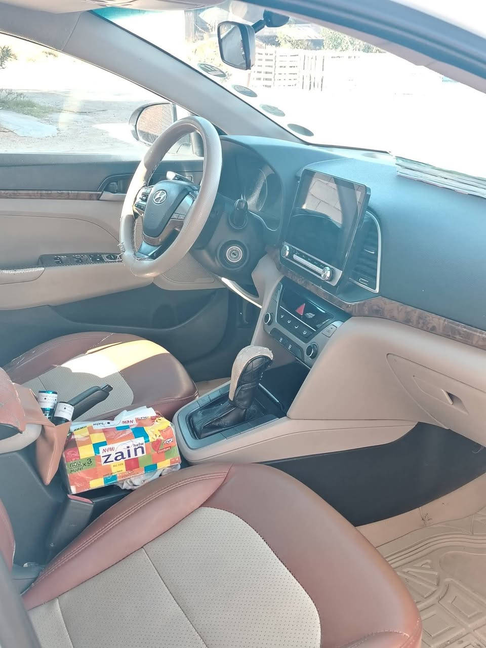 السلام عليكم للبيع
النترا ١٧ خليجي فول مواصفات السياره كفاله عامه من الصبغ والتبديل فقط بيها بارد بل باب الصدر وبل هلال الجاملغ الخلفي 

رقم بغداد الدولي تحويل ثاني يوم محرك ٢٠٠٠ دوش

السعر ١٤٥ وبيها مجال المكان السياره الرمادي الاستفسار عن هذا الرقم ***********
