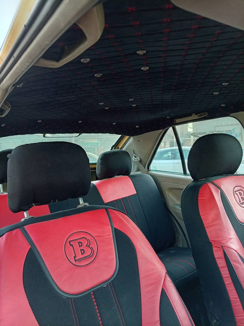 السلام عليكم
سيارة كوين مو يلا ٢٠١٢ رقم بغداد مشروع وطني صاحبها موجود
بيها بس خلل بالنوزلات عيضخون زايد ابيع فحم
بيها شويا خياس بالدوسه 
مكاني موصل _ الفيصلية
للتواصل على الرقم ***********
