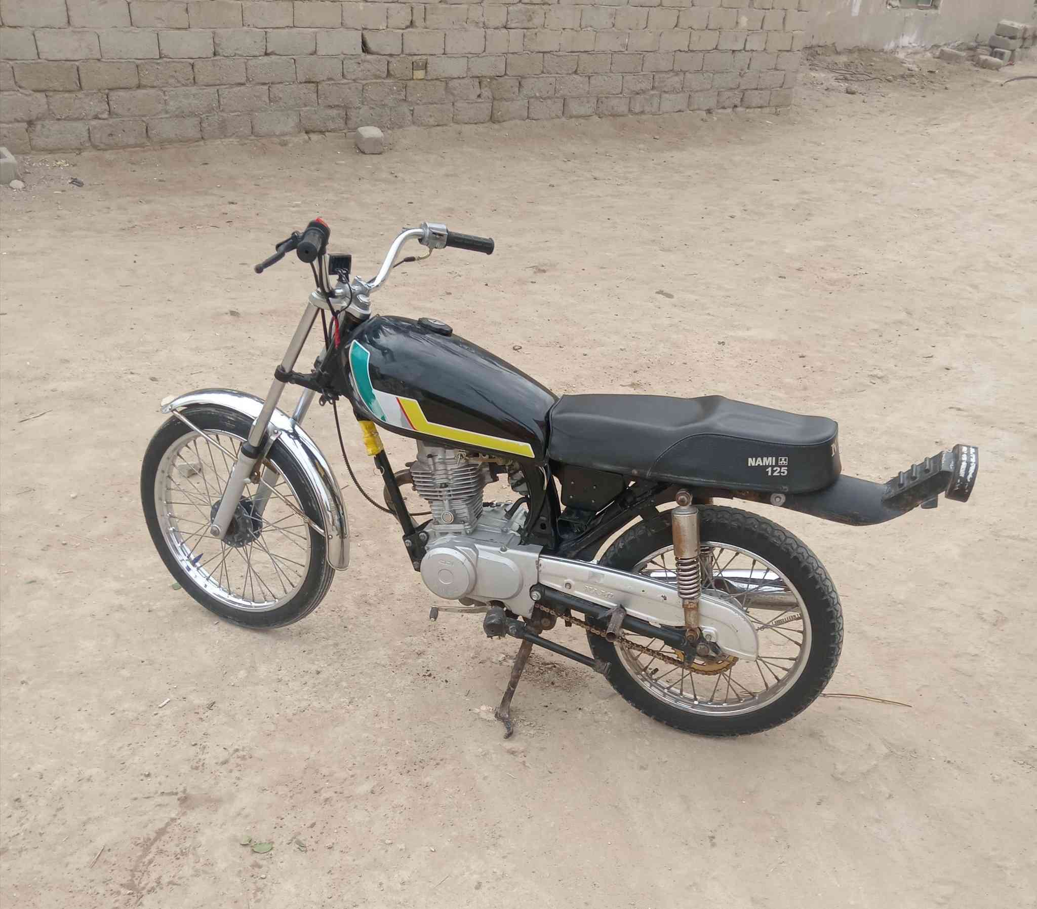 سلام عليكم دراجه نامه البيع
المكان ناصريه سوق الشيوخ كرمه بني سعيد.. 
التفاصيل خاص..الهاتف***********
