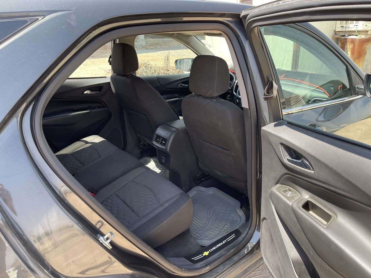 سلام عليكم 
شوفرليت أكوينكس موديل 2020السياره حره باسمي رقم دهوك 
‏‎ 
‏‎1 - شاشة كبيرة 
‏‎
‏‎2- حساس قياس ضغط الاطارات 
‏‎3- ويل كب 
4- سايد بريك بصمه
‏5- بصمات عدد 5 ، اربع ابواب + التشغيل .
‏‎6- التوقف الاوتماتيكي ، خاصية توفير الوقود .
‏‎7- مثبت ، سرعة ،، كروز ،، .
‏‎8- تحكم كامل بالاستيرن
9/ اواكس بلوتوث ، واي فاي 
10شاشة لكشف الاعطال مع عداد
11 تبريد قطعتين 
12 /كير اوتو 
13/محرك 4 سلندر ( 1500 ، توربو 
14/كامرا خلفيه دواره
⭕السيارة بيها جاملغ وباب امامي الأيمن
للتواصل عن السعر الاتصال بالرقم *********** متوفر واتس وفايبر
