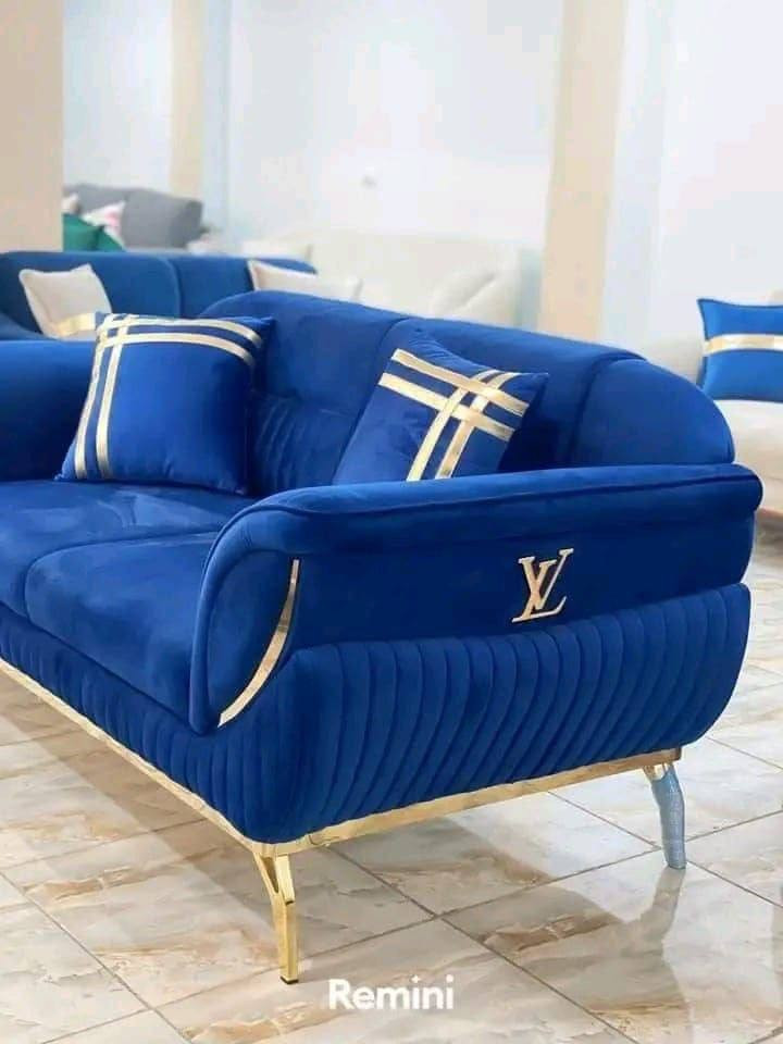 عرض لمدة  اسبوع 😍😍
موديل شانيل 

تخم شغل عراقي موديل تركي عشر مقاعد خمس قطع   قنفتين ثلاثي وقنفه ثنائيه وكراسي عدد 2اضافه  كوشات هديه عدد 10

أنتبااااه إلى لأسعار 

ال١٠ مقعد  675الف 

ال٩ مقعد   600لف 

ال٨ مقعد   575الف 

ال٧مقعد   500الف

ال٦مقعد.   450الف

ال٥مقعد   375. الف

خمس قطع اثنين كبيرة ثلاثيه وحده وسط ثنائية و كرسيين مع كوشات عدد 6

جميع الالوان متوفره

توصيل داخل بغداد مجاني 

اطراف 15

القاعدة خشب كله بلوك 18مل

القماش چگور قديفه ثكيل او حسب الطلب متوفر انواع الاقمشه 

الاسفنج مميز اول مضغوط علو الاسفج 7سم 

❇️قياسات القنفات ❇️

190سم  القنفه الكبيرة ام ثلاث مقاعد 

150 سم القنفه الوسط ام مقعدين 

75 سم  الكرسي

العمق الكلي للتخم  75 سم عرض المقعد الصافي60

ضمان حقيقي للامانه 5سنوات 

❌❌❌لا تدفع المبلغ اذا  اجاك يختلف عن الصورة❌❌❌

للحجز ارسل

 الصورة 

والاسم 

ورقمين موبايل

والعنوان

على الخاص

الي يريد طبله سعرها 50

اذا قماش وتر برو فرق 50الف

التوصيل سريع

عيوني قياس الديوان.استندر  10مقعد  6.امتار ونص    واذا عل مقاعد يحسب حاله حاله التخم

توجد خدمة توصيل لجميع المحافظات 🇮🇶


**إذا كنت صاحب هذا الإعلان وتريد حذفه لأي سبب، رجاءا أرسل رسالة إلى الدعم الفني**