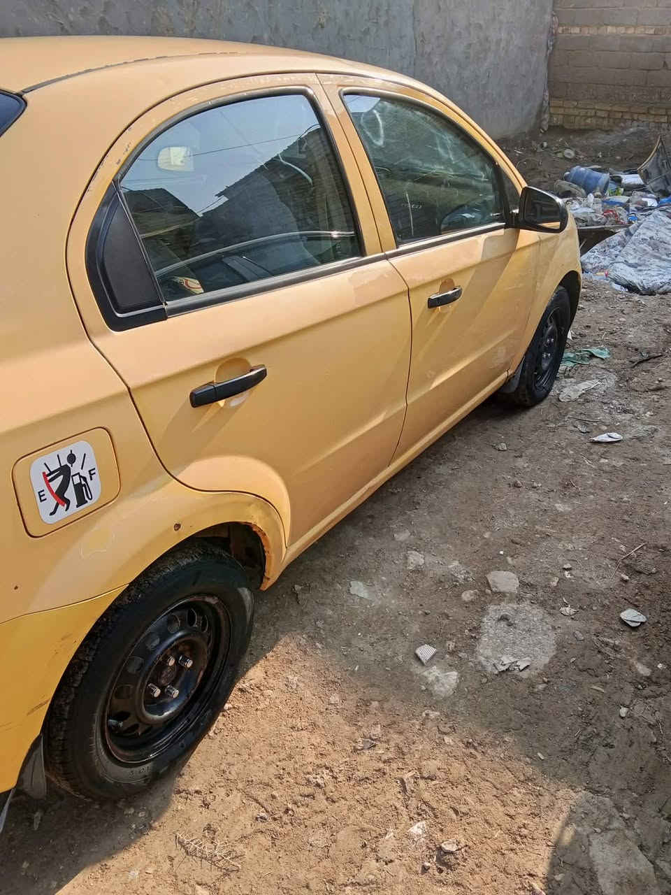 افيو للبيع موديل ١٠ السياره بيه الباب مصبوغ الخلفي فقط السعر 50 للاستفسار ***********
عنواني ديوانيه
