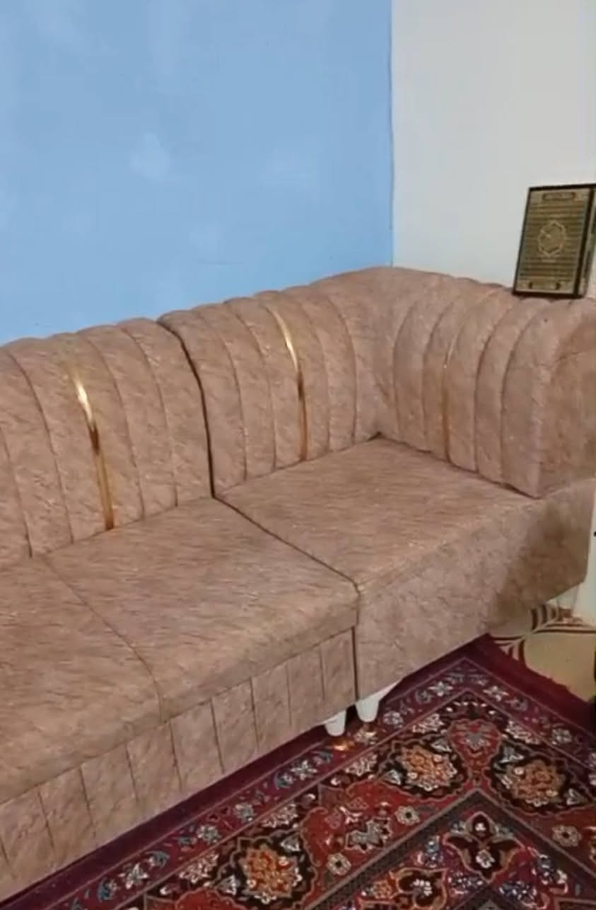 السلام عليكم ديوان البيع ١٢ مقعد اخو جديد ١٥٠ الف هاتف ***********
