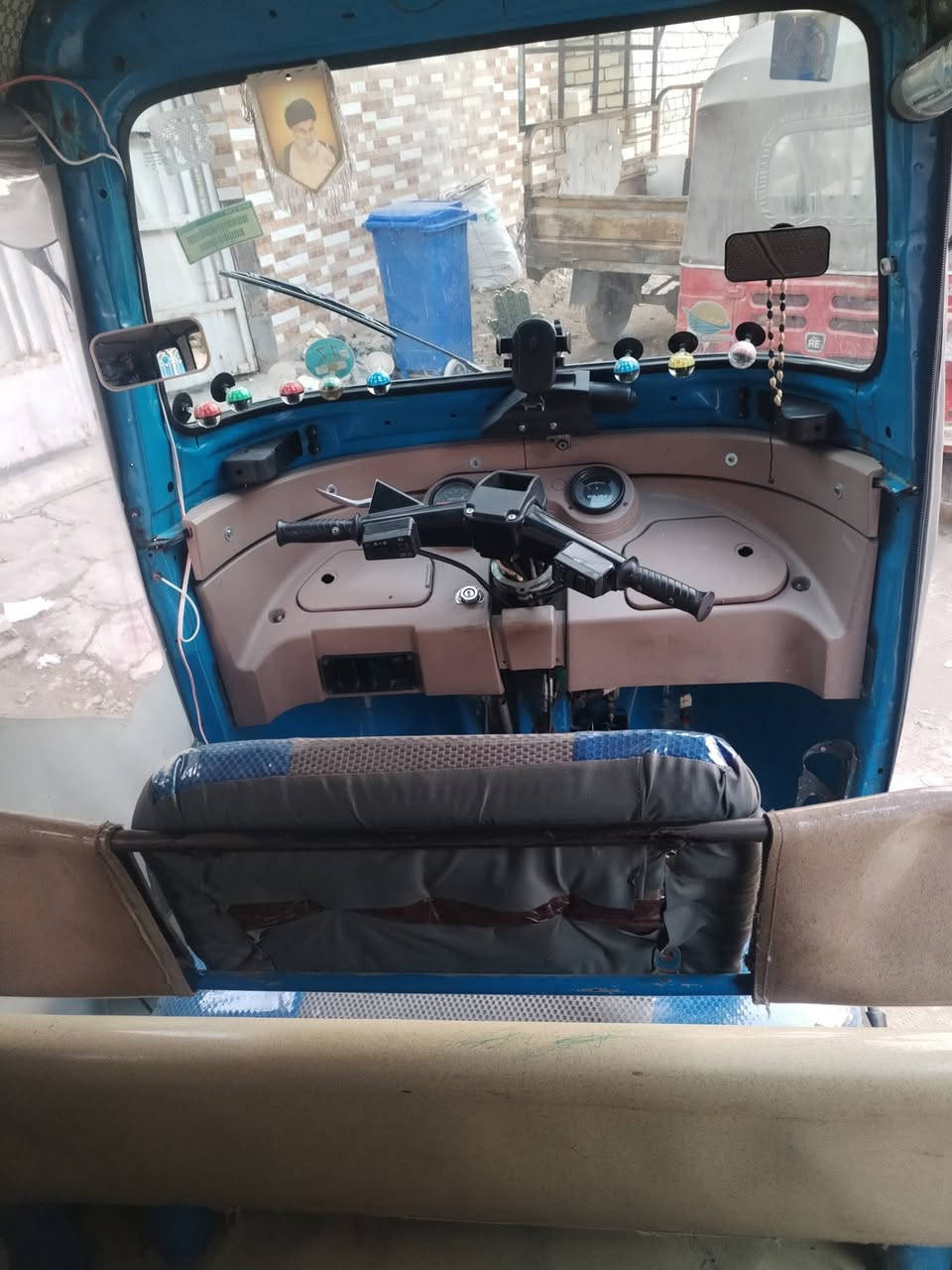 سلام عليكم تكتك موديل 20 بيه طخات بصيطه مكاني بغداد بلديات سعر 7 وبيه مجال بصيط ***********
