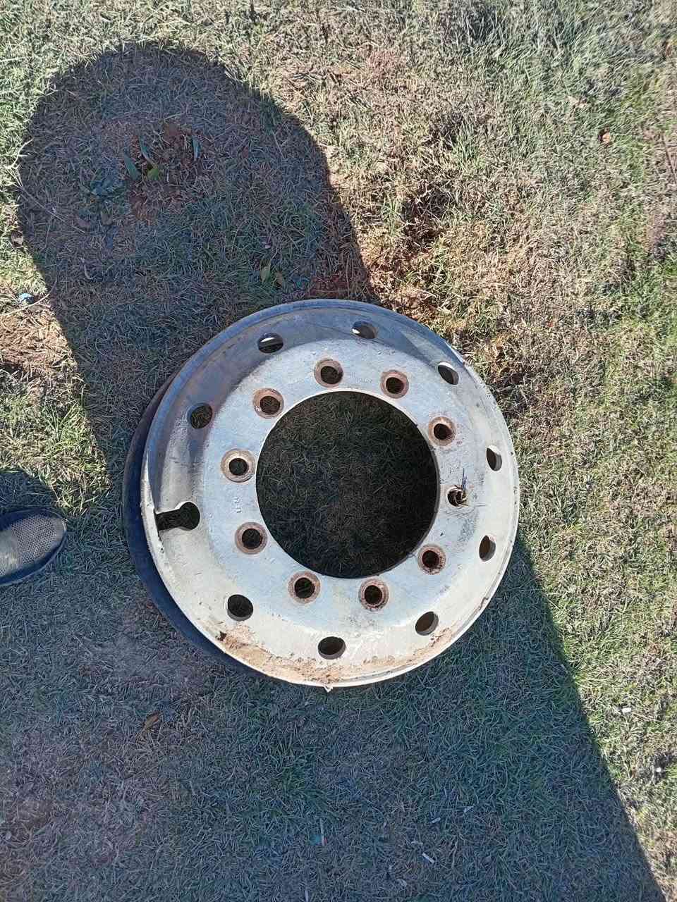 مرخصه الادمن 

تانكي ابو 400 لتر مابي اي شي حته بركيتات مالته وياه بس شد السعر 250 وبي مجال 

وياله صاج عدد 2 سعر 300 وبيهن مجال 

الاتصال ع رقم *********** 

مكلف بنشر  مكاني فلوجه
