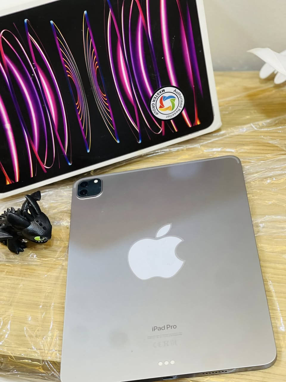 ايباد برو M2 ذاكره 256 ضمان ماستر جهاز كلش نضيف ومكفول ع فحص بطاريه 92 وملحقات باكيت كيبل فقط 
مواصفاته معروفه جهاز راقي 
745 قفل 
بغداد خطيب شعله 
***********
