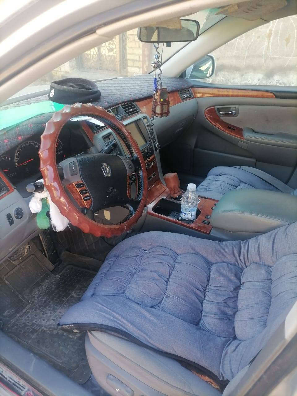 السلام عليكم
شاهينة 2005 السياره جديده 

كصه قمارة فقط فقط فقط 
ادوات 

كرستال اصل حداديه جديدة 

تخم تاير جديد 

السعر 65 وبيها مجال  مكان السيارة الديوانية

***********
