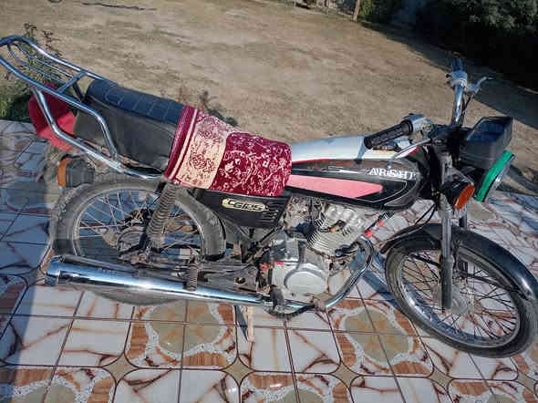 دراجه للبيع شراي يتصل ***********
