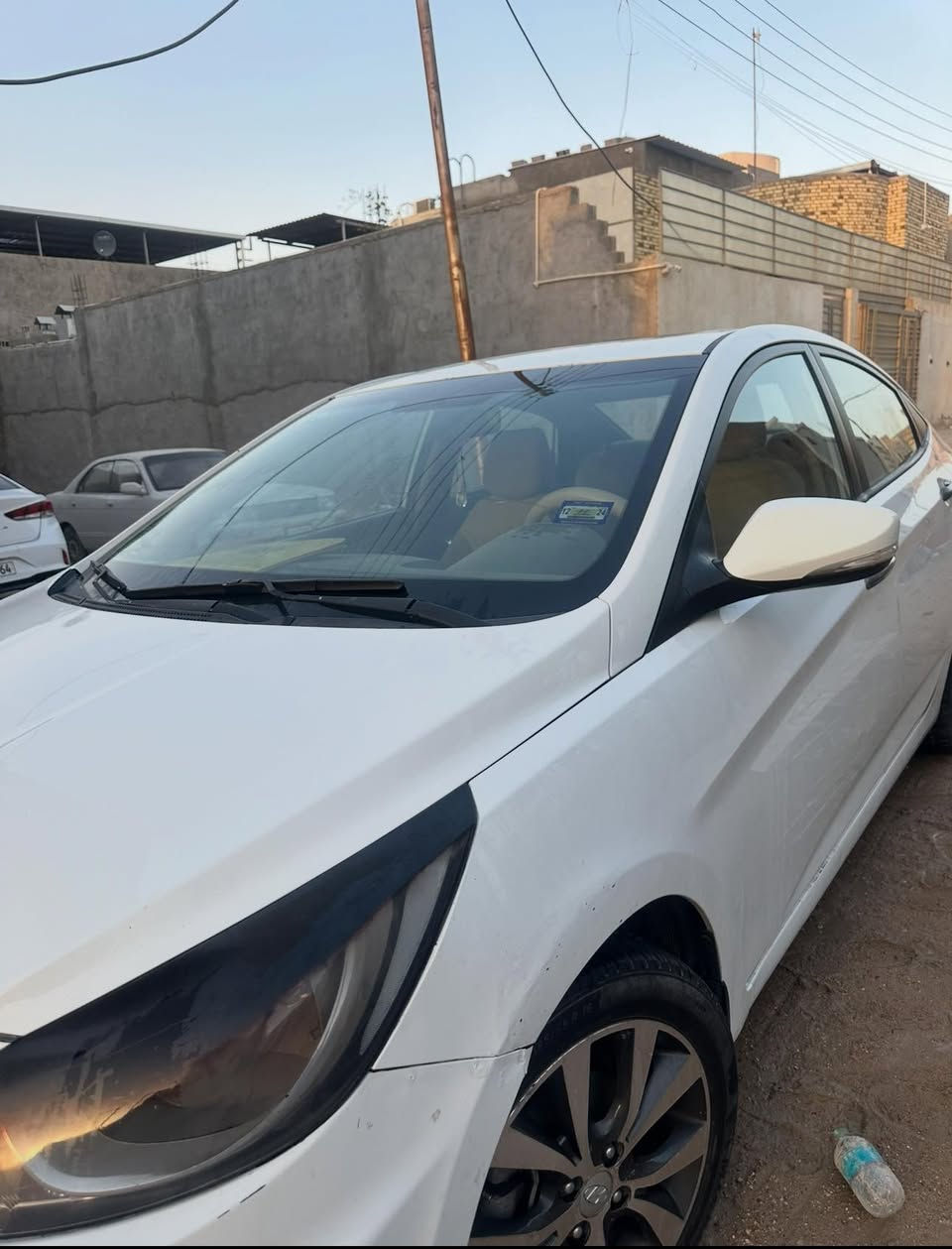 سلام عليكم للبيع 
اكسنت 2014 خليجي بدون ضربه 
محرك 1600 مامفتوح 
سياره فتحه تنته فول موصفات
شاشه لمس بلوتوث 
سماعات ومضخم صوت✅
كامره خلفيه
لايت زنون عالي وناصي وبلوجكترات
باتري جديد شاده
سبير بيها كامل
سياره بصره وباسمي
ورقمها انكليزي جديد 
فقط بيها بارد بسيط كد شبر بمكانين من تجي اشوفهم الك
العنوان البصره نضران 
***********
السعر 102$ وبيها مجال بسيط من تجي تشوفها
