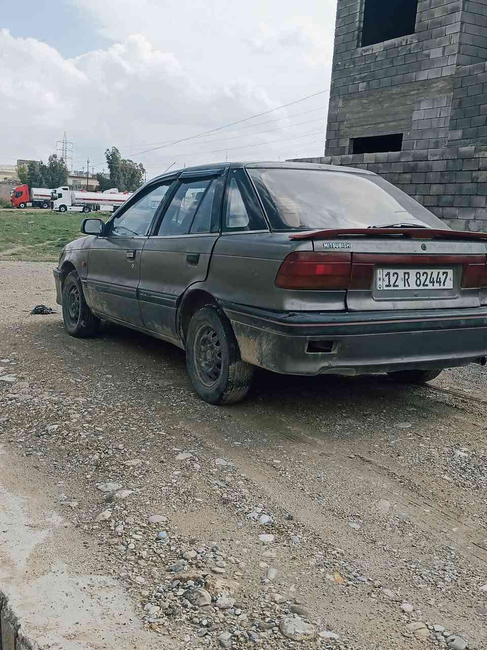 مستبوشي لانسر 1992
رقم نكليزي 
كابون بيها وشرط تحويل 
محرك بدايه رخاوه 
كير مال كصه جديد 
طخم امامي وخالفي جديد 
تاير نص عمر 
سياره حيل نظيفه
وشوف العين يبري الذمه 
***********
***********
