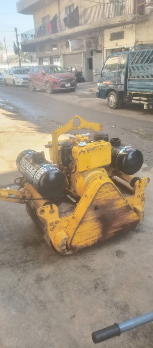 حادلة يدوية بوماك الماني كير اومكينة نظيفات الوزن 750 كيلوا هزاز كامل رولتين  للاستفسار الاتصال على الرقم الموجود *********** مكان المحل بغداد
