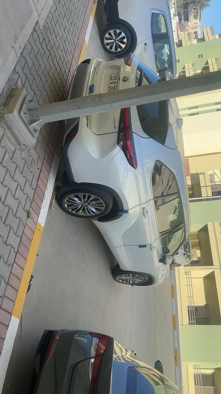 للبيع تيوتا هايلندر هايبرد مديل 2022بلاتينيوم فول مواصفات 1/1ماشيه 27/السعر 390$الموقع بغداد زيونه رقم الهاتف ***********
