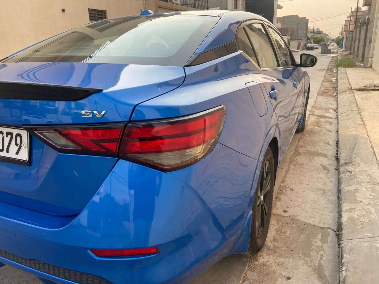 نيسان سنترا ٢٠٢١ Nissan Sentra 
مواصفات SV 
 بصمة-رادار جانبي-رادار امامي - كاميرا خلفية-حساسات خلفية
بريك طوارئ امامي وخلفي
نظام النقطة العمياء
كار بلي واندرويد اوتو
مكينة ٤سلندر حجم ٢.٠لتر
تبريدها ثلاجة
ماشية ٤٦ ميل

ضرر السيارة مثل ما موضح بالصور بس جاملغ السايق وراجع بارد بدون صبغ بدون دواخل وايرباك كله سليم
رقم و سنوية جديدة رقم سليمانية الدولي

السيارة كلش حلوة و نظيفة
مكفولة من كير و محرك وكهربائيات
بسعر (١٣٧$) ورقة و بيها مجال للطيبين
مكان السيارة بغداد

للاستفسار على الرقم اتصال او واتساب
***********
