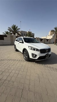 سياره سورنتوا موديل 2015 شكل ال١٧ السياره مبدل باب واحد والباب الثاني ...