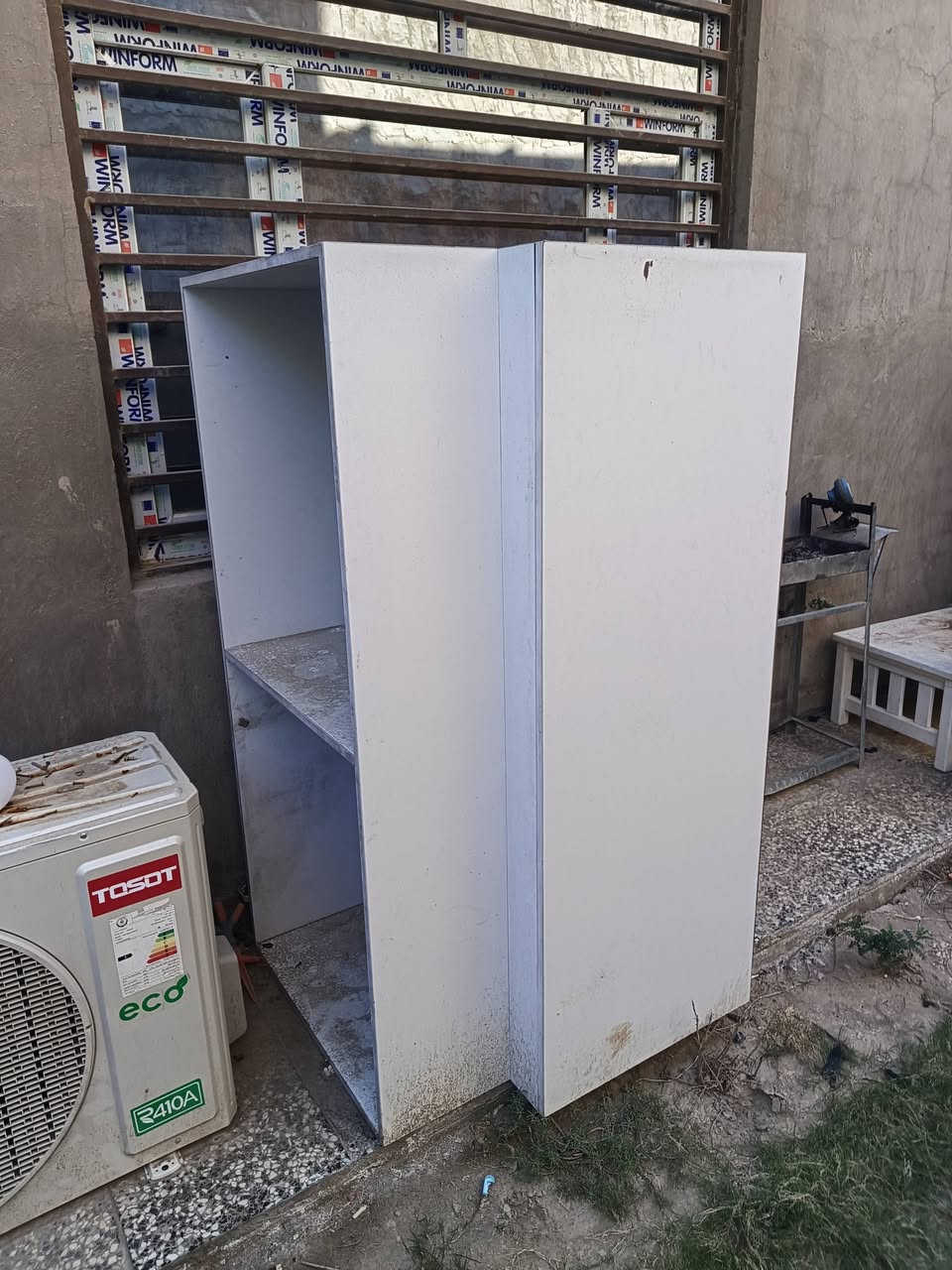 سلام عليكم عندي ذني مال محل كوزمتك واحذيه تكمه صاج تكدر تجي تشوفهن 
***********
***********
