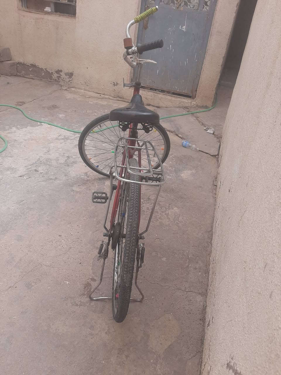 بايسكل بطه حجم 26 بسعر  40وبي مجال بغداد مدينه الصدر الحميدية رقم 7714297646
