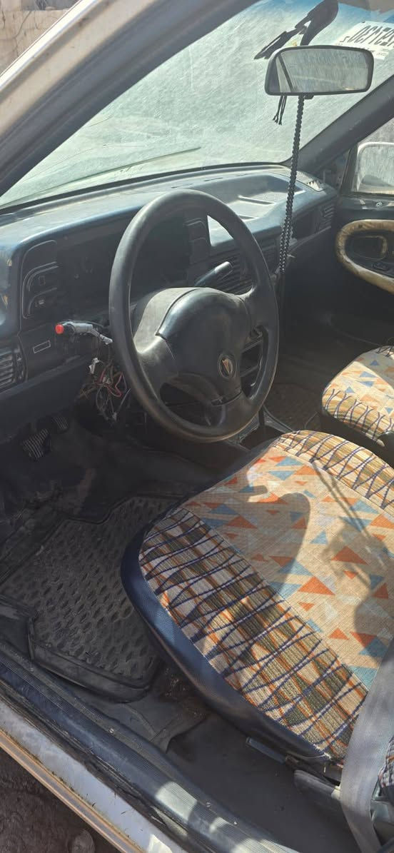 السلام عليكم للبيع دايو لمنس موديل 1994 رقم ديالى  الماني تحويل ثاني يوم غرفتها نظيفة السيارة شغالة وتمشي محرك خير من الله  بس الكير بي مشكلة مينمر عالنمرة الثالثة 
باتري جديد
تايرات جدد 
السعر 12  ورقة 
مكاني بغداد للأستفسار ***********
