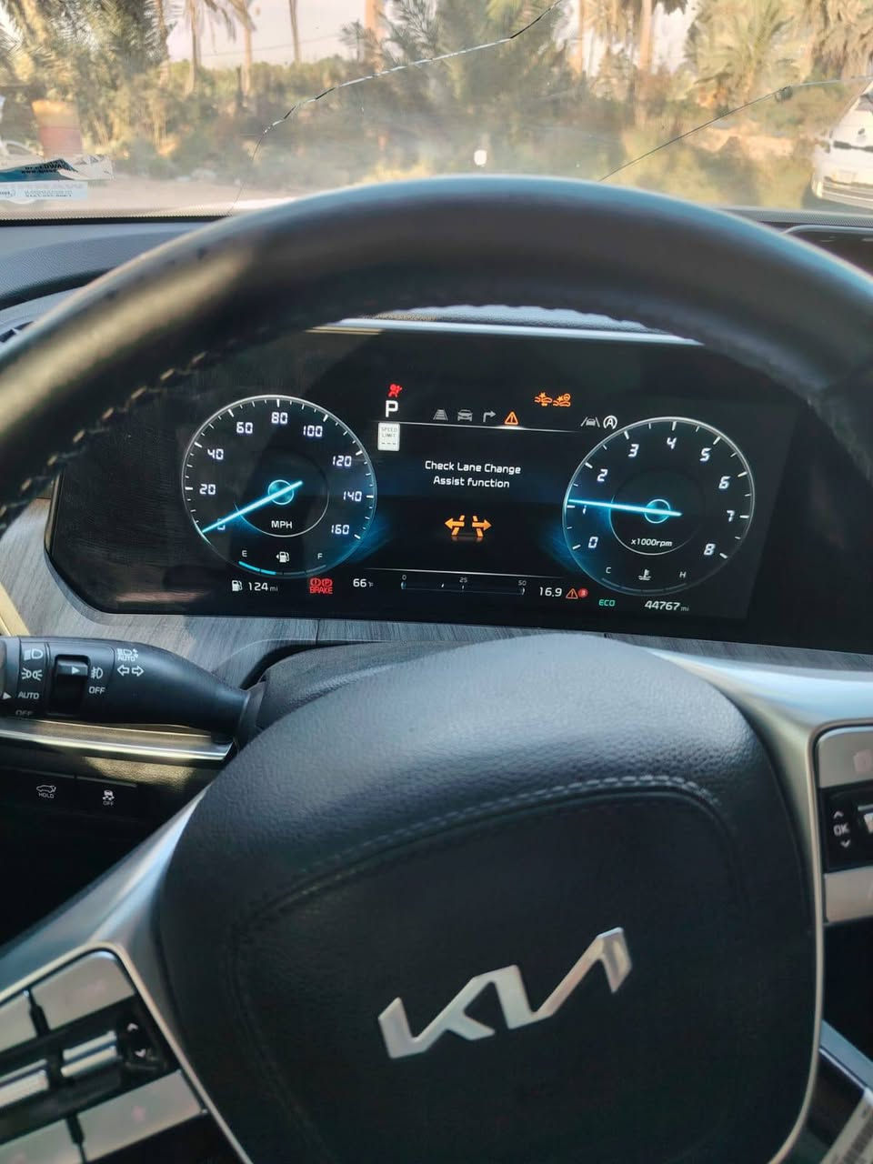 كيا تيلورايد برستيج / 
الفئة: PRESTIGE
🚘 فول مواصفات 1/1 (أعلى فئة)
موديل 24
 ارباك دركة فقط 
🏁عداد المسافه 60
✨ فتحتين سقف 
🪞 مرايا شفط🔁 مرايا إشارات
🔥❄️ كشنات أمامية تدفئة وتبريد
🔥❄️ كشنات خلفية تدفئة وتبريد
👑 كشنات منفصلة VIP
🚀 تشغيل عن بعد
📡 رادار أمامي
📡 رادار جانبي
💡 لايتات LED زنون
🌤️ لايتات نهارية LED
📟 حساسات أمامية وخلفية
🎛️ هزاز ستيرن
🖥️ داتا شو أمامي (HUD)
💆‍♂️ مساج كشن السايق
🌈 إضاءة داخلية ليزرية
🎥 كاميرات 360 درجة
👁️‍🗨️ نظام النقطة العمياء
🛣️ تحذير مغادرة المسار
🧠 مثبت سرعة متكيف
🛑 مانع تصادم
🧳 باب خلفي كهرباء
💺 ميموري كشنات
🔊 نظام صوتي فاخر
       السعر265
 بدون رقم تترقم جميع المحافضات

الستفسار ***********
