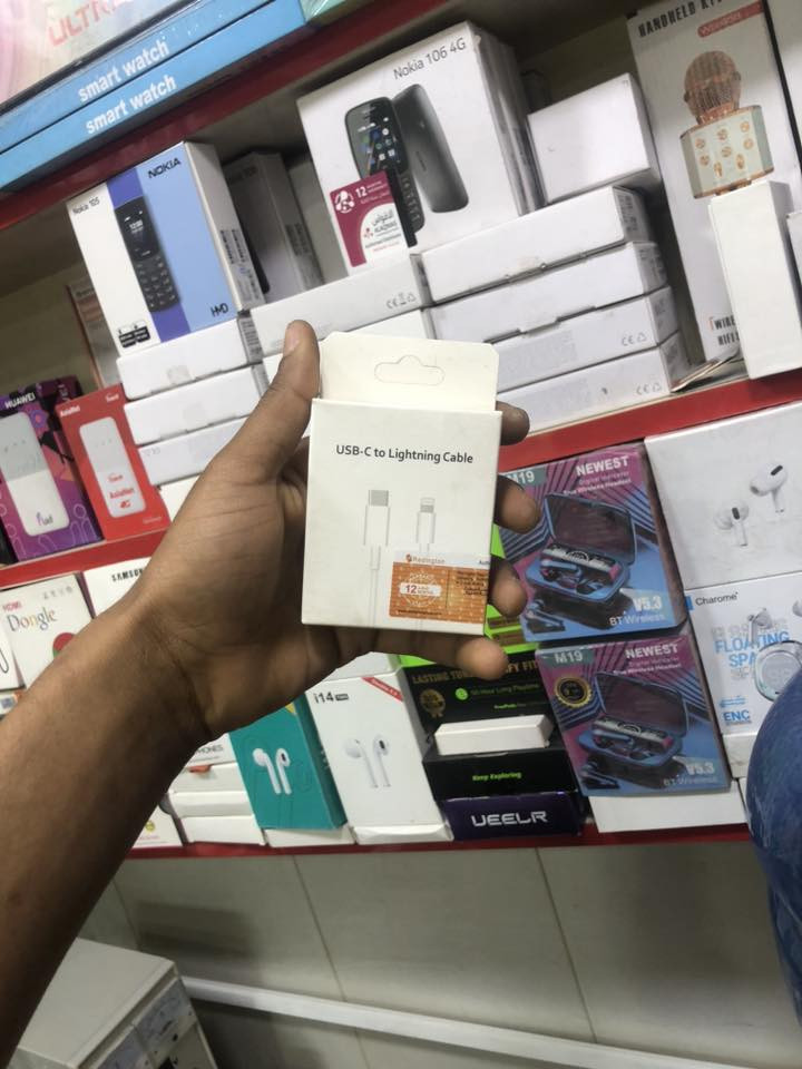 عرض الـ 5 قطع المتكامل.. كل اللي تحتاجه بمكان واحد!" 📦
جبنالك عرض ما يتفوت، يجمع لك الأناقة والعملية بسعر صدمة!
✅ ساعة Ultra 2 الذكية (شاشة لمس، إشعارات، ومظهر فخم).
✅ سماعة Airpods صوت نقي وتصميم مريح.
✅ شاحن Mi الأصلي مع الكيبل الخاص به.
✅ كيبل USB-C to Lightning إضافي.
✅ كيبل Hoco X59 القوي ضد القطع.
💰 كل هذا بسعر: 25 ألف دينار فقط!
🚚 والتوصيل؟ مجاني لجميع محافظات العراق! 🇮🇶
(الكمية محدودة.. احجز هديتك الآن وراسلنا على الخاص 📥)***********
