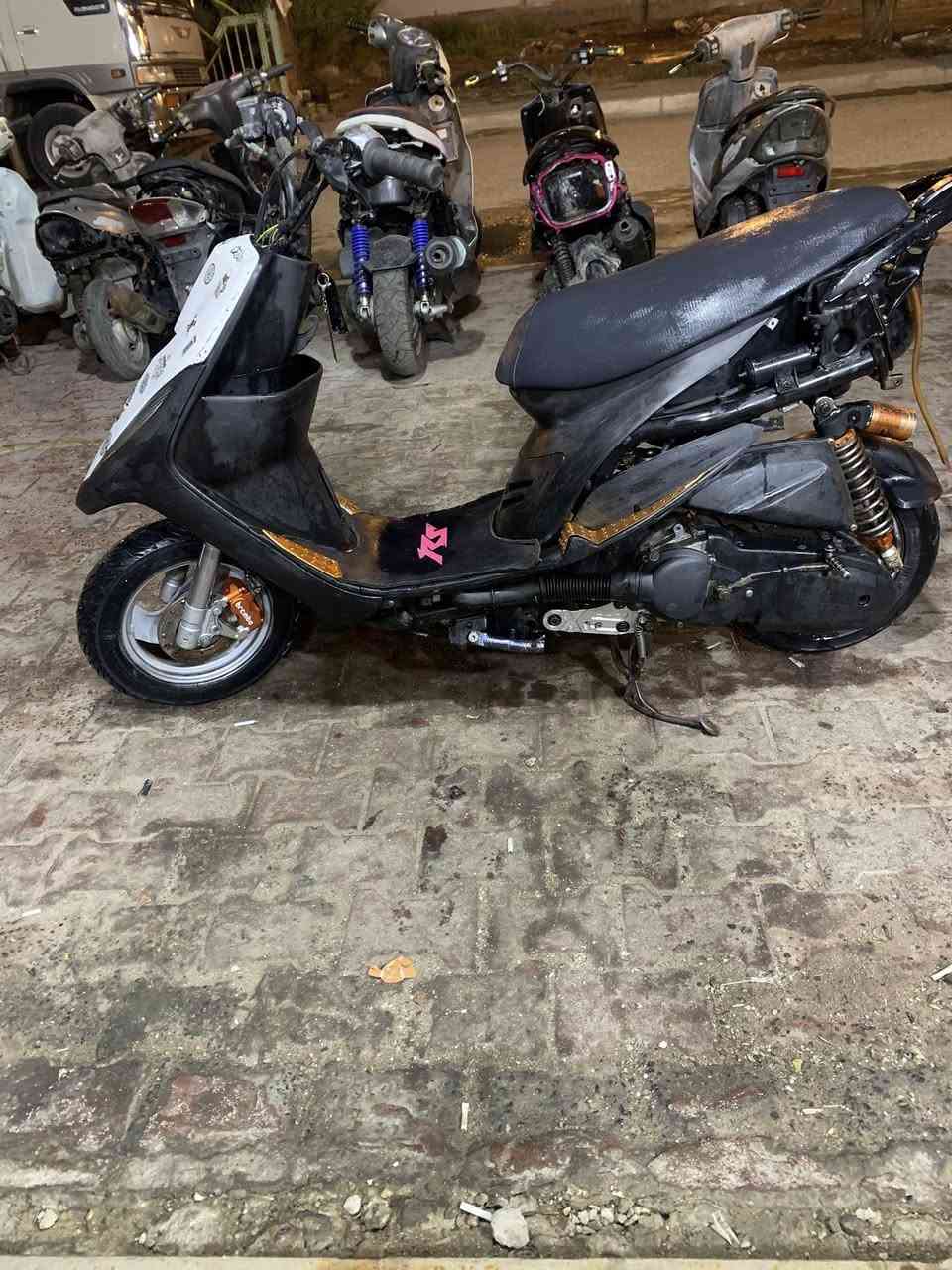 سلام عليكم ماكس عدله مال لعب دراجه رمبه وفصخته بيها غراض حلوه مكينه ٥٥ مكينه خرسه لأصوت ولانضوح ولا دخان دراجه عوزها كلج خلفي وباتري فقط جاهزه من كلشي كهربائيات كلهن شغاله ونصبتها احلا من الصور بهواي شراي اتصل سعرها مناسب ***********
