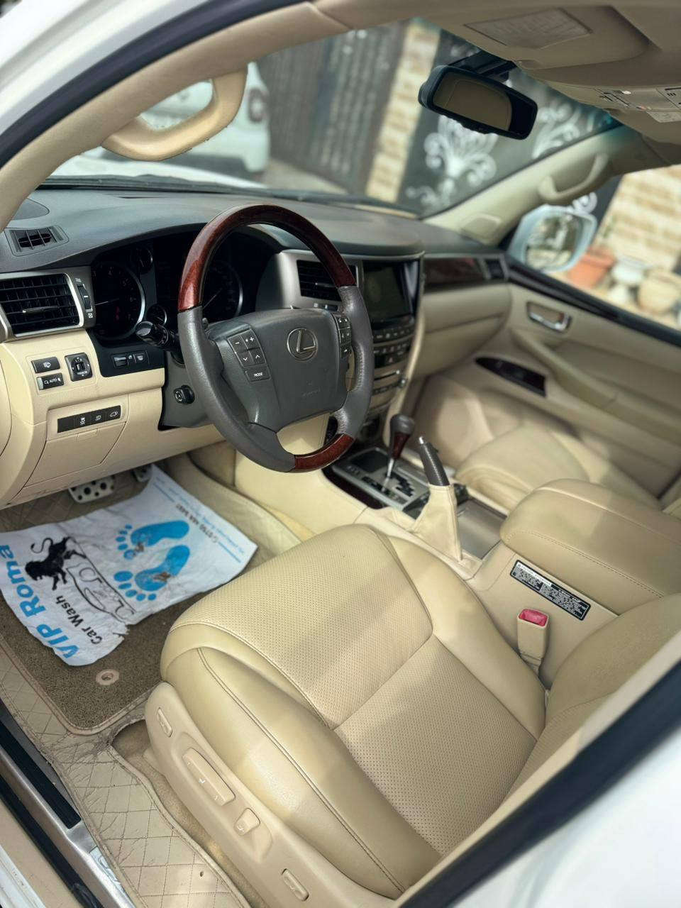 سلام‌علیکم ورحمةالله
لکزس 2015
فول‌مواسفات 1/1 رقم‌اربیل
سعر 435ورقە
مکان اربیل
***********
