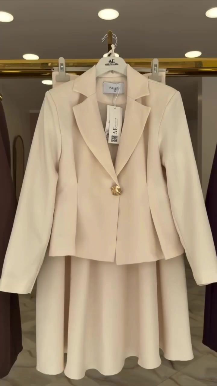 طقم رسمي كوالتي عالي قماش دابل ايطالي مبطن  سعر 35  الف  توصيل مجاني
قياس 48/46/44/42/40/38/


**إذا كنت صاحب هذا الإعلان وتريد حذفه لأي سبب، رجاءا أرسل رسالة إلى الدعم الفني**