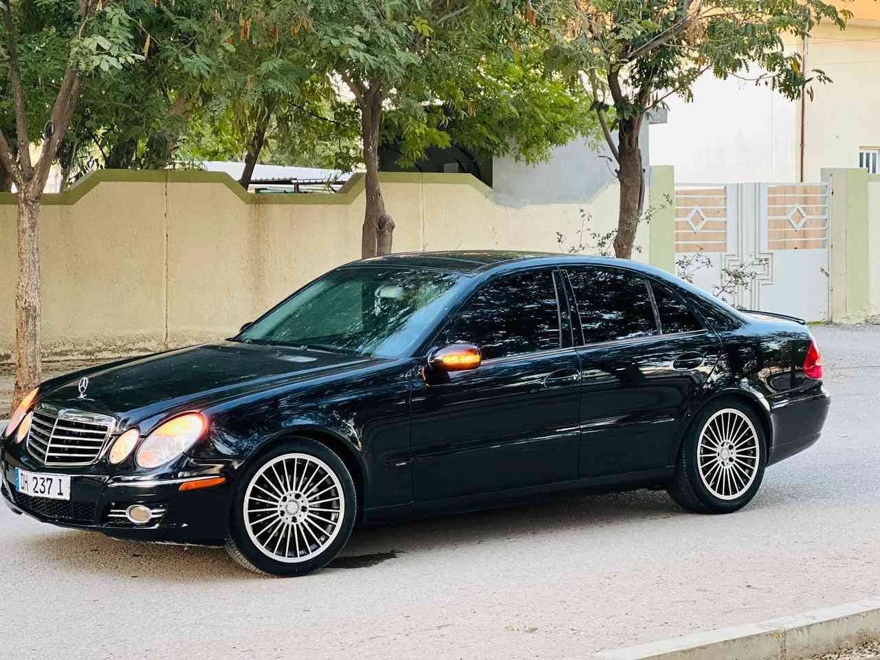 سڵاوی خوا لە هەموو لایە ، هە موو زانیاریە نوسراوە گورینوش اکە م
مارسیدز ساق رە شی قە تران  E-Class320 شەش پستۆن سۆپەر گاز مەکینە مە رعوب مۆدێل ٢٠٠٦، مەنەفێس ئەسڵی ئەوروپی بۆ هەموو شوێنێ ئەڕوا و بێ کێشەیە ،مواسەفات پانارۆما کوشن هیتەر گێڕ و مەکینەی لۆک بەشەرت تەنها چاملغی پێشەوەی بۆیاخە بەبێ دەعم و لێدران تەبریت و کارەبای بەشەرت  ، سعریشی٦٨ گڵاو معامەلە ، گۆڕینەوەش ئەکەم بە شتێ بەدڵم بێ 
شوێن کەلار  ژمارە ***********
