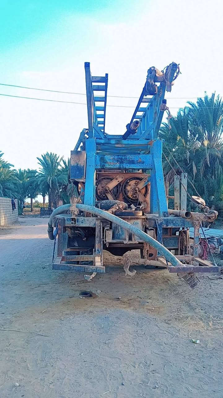 سلام عليكم  جهاز حفر  ابار للبيع جاهز للعمل عده 150متر ***********
