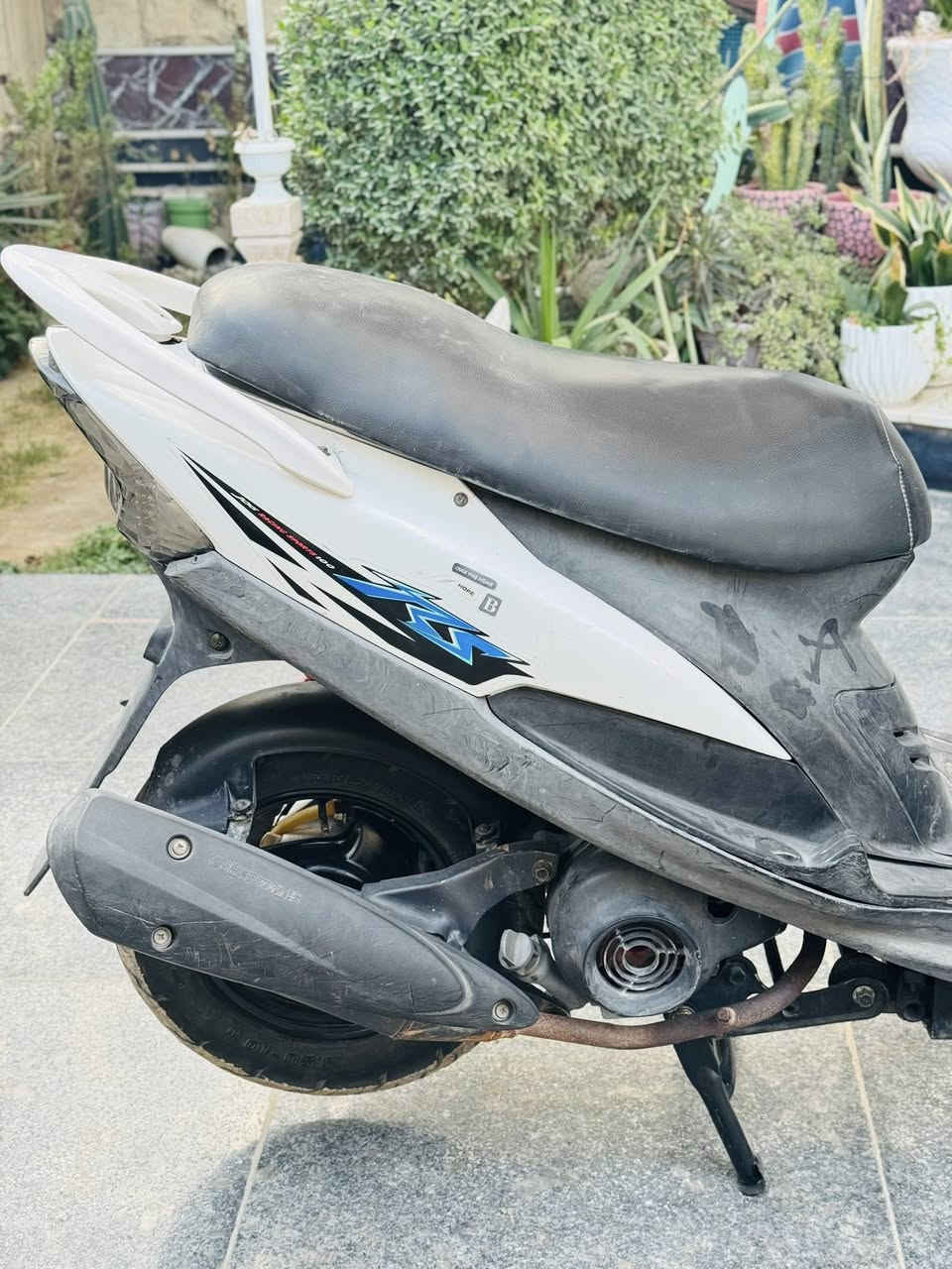 السلام عليكم
ماكس عدله للبيع الدراجه جديده كلش رمبه صار شهرين من ماخذه مختمه مكينه بلاديه وناعمه وقويه ومسويله ادامه كامله بنزات ودسكات وبنز كلج وقايش وخرز ودهن مكينه واكسل وزوج تايرات كله جديد مابيه كل نقص السعر ٧٧٥.


**إذا كنت صاحب هذا الإعلان وتريد حذفه لأي سبب، رجاءا أرسل رسالة إلى الدعم الفني**