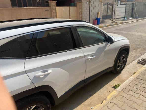 هونداي توسان ✔️
موديل 2023 
فقط باب خلفي عكس السايق مبدل نفس نفس الون 
فول موصفات تننه فول بانوراما كشنات جلد السياره جدا نضيفه مثل ما موضح بل صوره مكان السياره الانبار هيت  للاستفسار اكثر ***********
سعر السياره 195ورقه 💲
