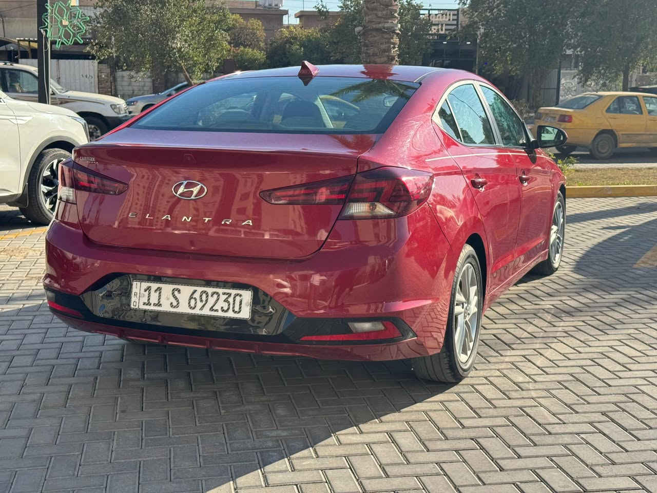 السلام عليكم
النترا 2020. ماشيه 45 ألف
حادثها جاملغ او بنيد فقط بدون دواخل 
مواصفات 
شاشه 
كأمره 
تحكم استيرن 
رادار 
محرك 2000 دوش + كير At
ثلاث انظمه قياده 
سياره جديده أي نقص مابيها 
تحويل مباشر 
مكاني بغداد حي الجهاد 
رقمي ***********

     .      
السعر 132 بيها مجال
