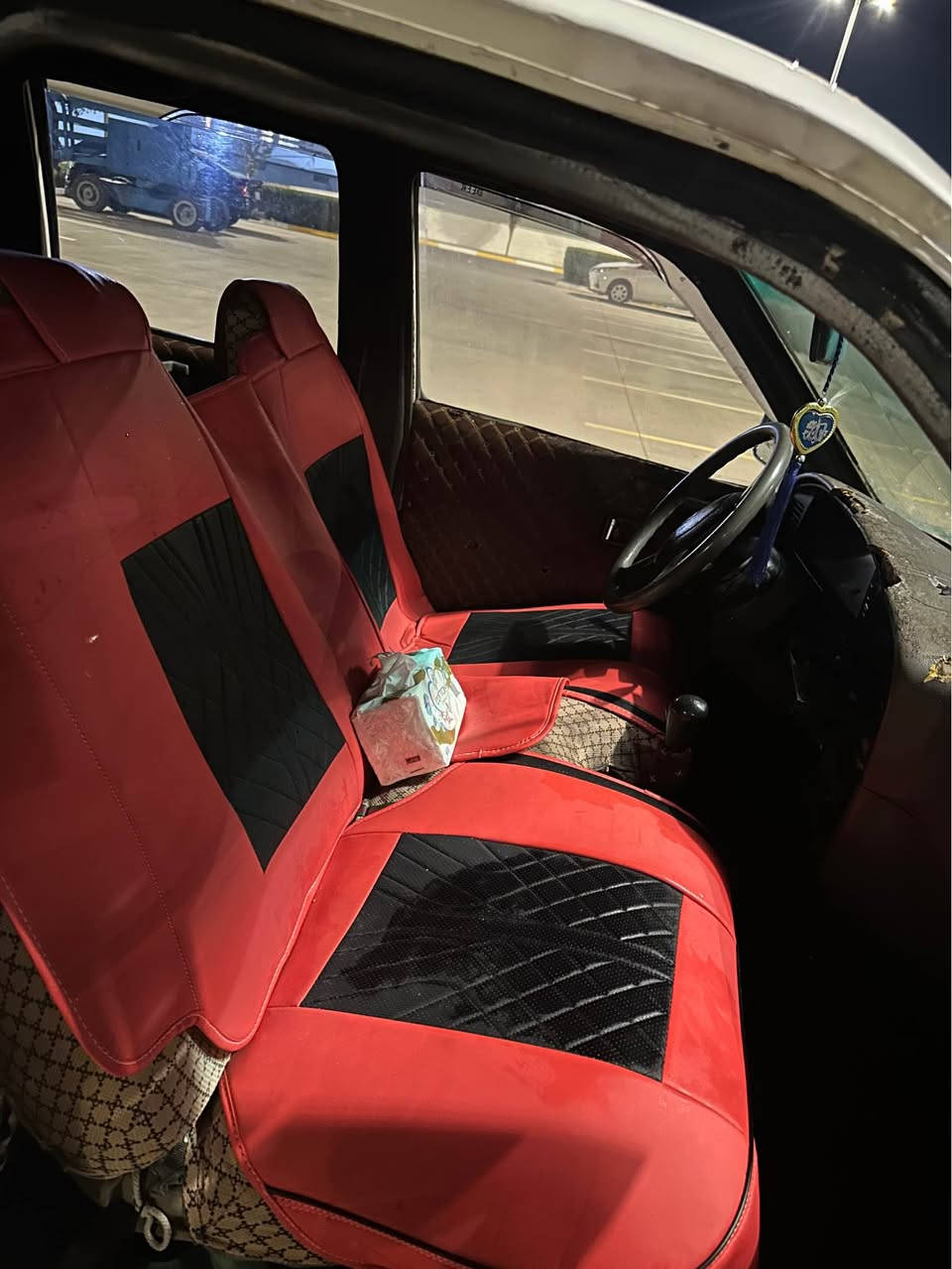 تيؤته موديل ١٩٩٩سه نه وي ره قه م هه ولير وكاله به شه رت گيرمه كينه مه زبوت بي كيشه نرخي ٤٨وه ره قه مه عامه له يه كي برايانه *********** أربيل, العراق
