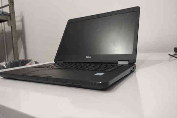 لابتوب Dell Latitude E5470 (Core i5 جيل سادس) - السعر 190 ألف
السلام عليكم ورحمة الله،
للبيع لابتوب ديل (Dell) موديل Latitude E5470، لابتوب فئة أعمال نظيف جداً وجاهز للاستخدام المباشر. الجهاز سريع جداً بفضل هارد الـ SSD ومنصب عليه ويندوز 11 وأوفيس 2016.
💻 المواصفات بالتفصيل:
 * الموديل: Dell Latitude E5470
 * المعالج (CPU): Intel® Core™ i5-6200U (الجيل السادس)
 * الرام (RAM): 8 جيجابايت (8GB)
 * كرت الشاشة (GPU): Intel® HD Graphics 520 (مدمج)
 * نظام التشغيل: Windows 11 (أصلي)
 * الشاشة: دقة 1366x768 (HD)
 * البرامج: مُنصب عليه مجموعة أوفيس 2016 (وورد، إكسل...إلخ)
✅ حالة الجهاز والملحقات:
 * التخزين (الهارد): هارد سريع جداً SSD بحجم 256 جيجابايت (يفتح النظام بثواني).
 * البطارية: ممتازة، تدوم حوالي 3 ساعات (حسب الاستخدام).
 * النظافة: الجهاز نظيف جداً ومكفول من أي مشكلة.
 * الملحقات: يأتي معه الشاحن الأصلي + ماوس هدية.
💰 السعر والمكان:
 * السعر: 190 ألف دينار
 * المكان: الناصرية - الشموخ.
للتواصل والاستفسار، يرجى إرسال رساله على الوات ساب 

0777 364 4026
