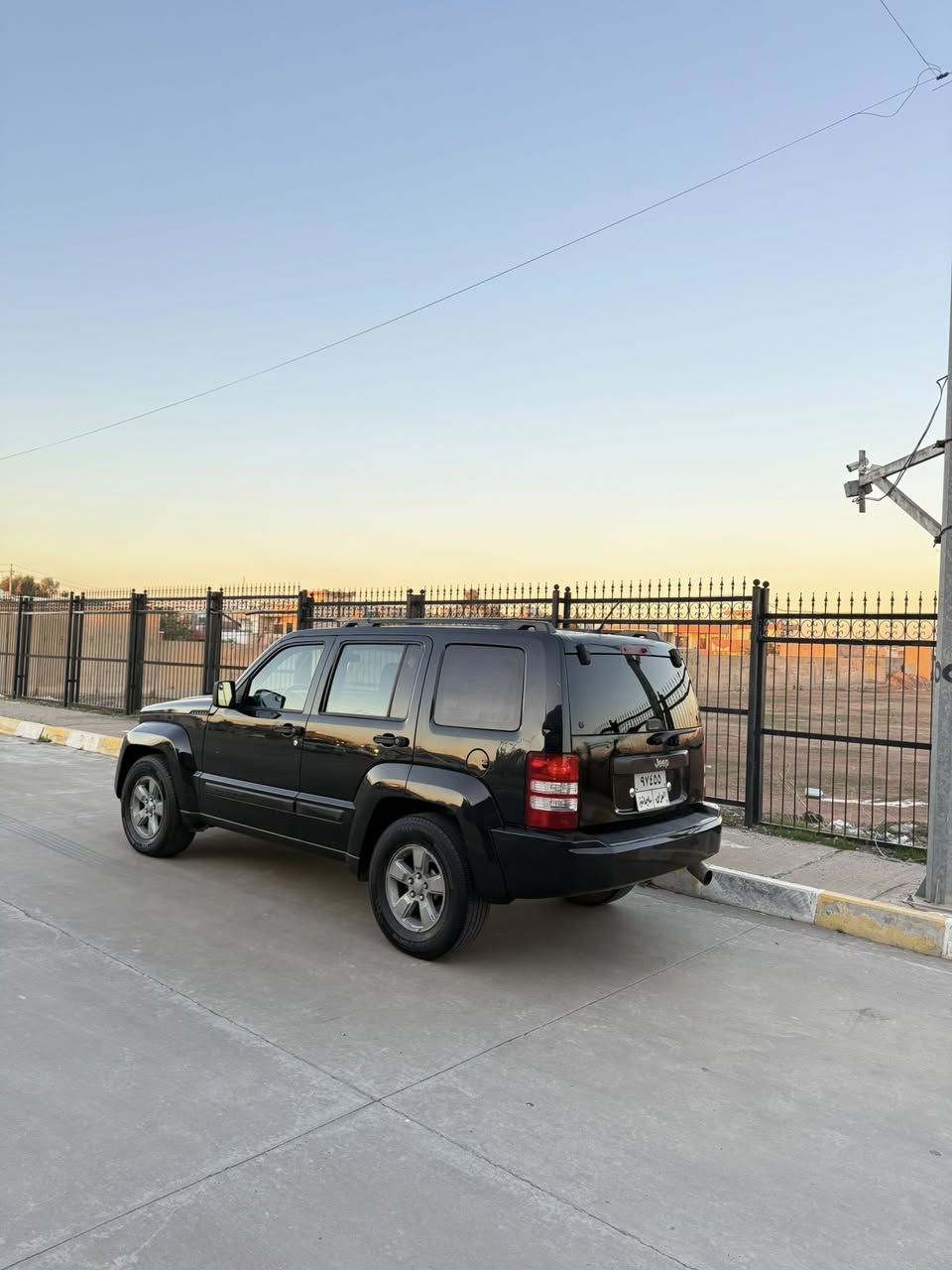 السلام عليكم
جيب موديل 2009فور ويل 

كير محرك شرط  لاصرف لابخار 
رقم سليمانيه شرط تحويل 

السياره بيه قطعتين صبغ بدون داوخل ولباقي سياره مكفول بدون  ضرر

صدر امأمي خلفي كله جديد
كاربائي كله شغال مابي نقص 

سعر 77ورقه بي مجال 

مكاني كركوك داخل مدينه 

***********
